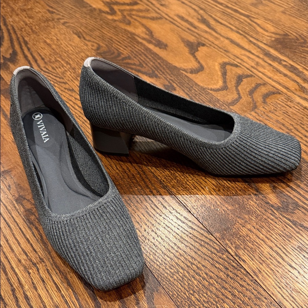 VIVAIA Gray Ribbed Low Block Heel Pumps for Women